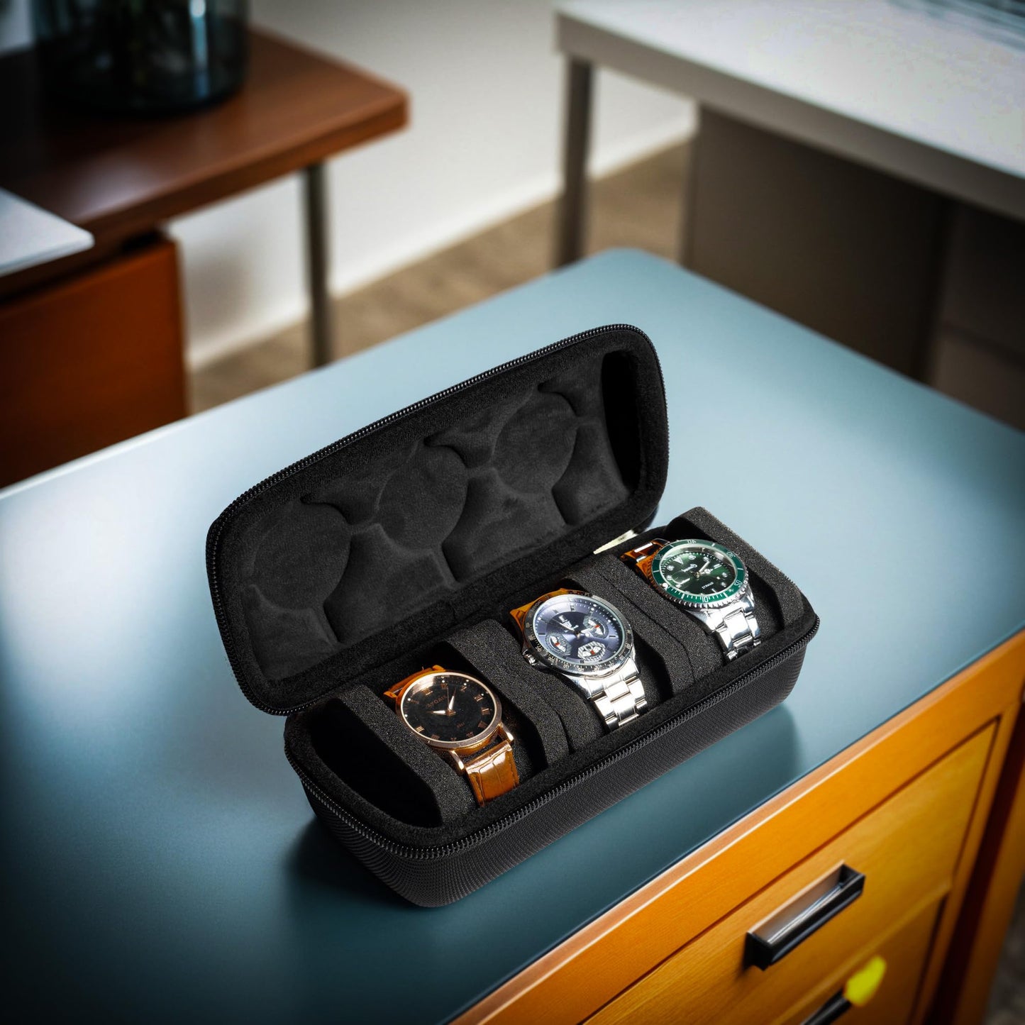 AUKURA 3 Slot Hard Watch Travel Case, Watch Roll Case Storage and Organizer for Men and Women, with anti-move watch pillow (Black fabric 3Slots)